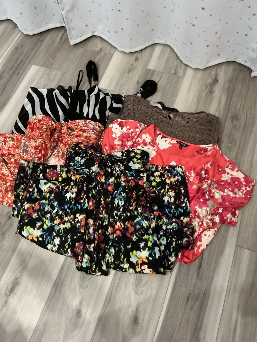 Bundle of Size Small Desaes